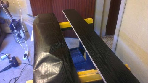 IMAG0134.jpg (32.36 KiB) Vist 5082 gange Dækplader lavet af vandfast krydsfinet og sort folie der passer med skabet er lagt på.