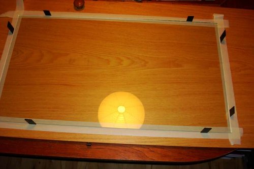 Placering af 2mm kiler - de sider fast i limen fra malertapen...