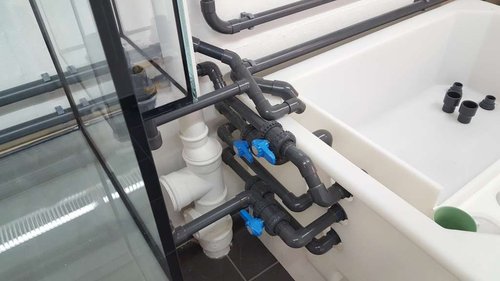 Det er lidt af et virvar..jpg (48.15 KiB) Vist 20010 gange Der er en del haner der skal justeres ind. Det er lidt af et virvar og så er der også haner inde ved vandskiftesumpen og ved fragtankene.<br />Der er kun de haner der er nødvendige, men der er også rigeligt at holde styr på.