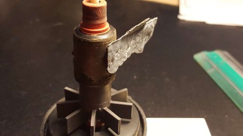 Der er i hvert jern i.jpg (30.9 KiB) Vist 31755 gange Der er jern i det, for det hænger fint på magneten