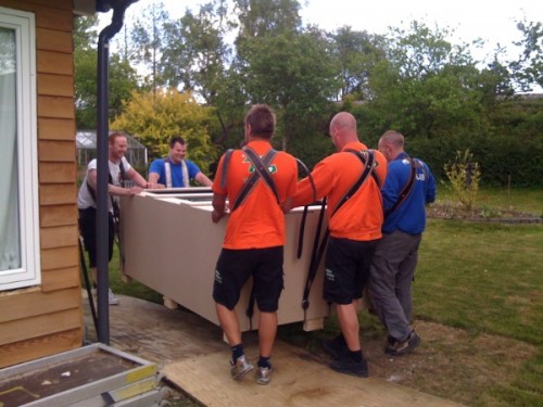 99.jpg (105.21 KiB) Vist 2067 gange 6 flyttefolk sku der til for at få det ind på plads
