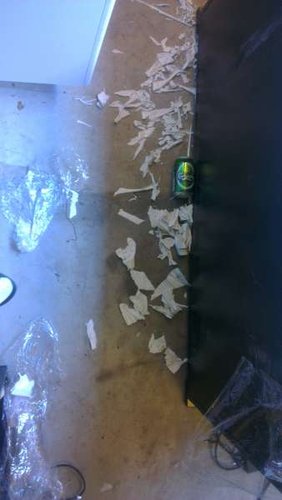 IMAG0150.jpg (17.77 KiB) Vist 4807 gange Den gamle maling på bagglasset var hvid, denne blev skrabet af og en fin Royal Blue blev malet på efterfølgende.