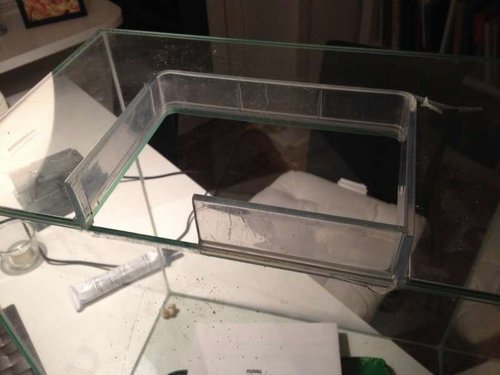 IMG_0819.JPG (32.48 KiB) Vist 1415 gange Her har jeg skåret plastikrammen væk så der er plads til at lede vandet ud.